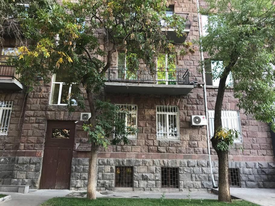 Spacious 2 Bedrooms In The Center Of Ereván Exterior foto