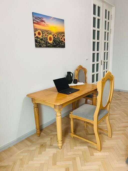 Spacious 2 Bedrooms In The Center Of Ereván Exterior foto