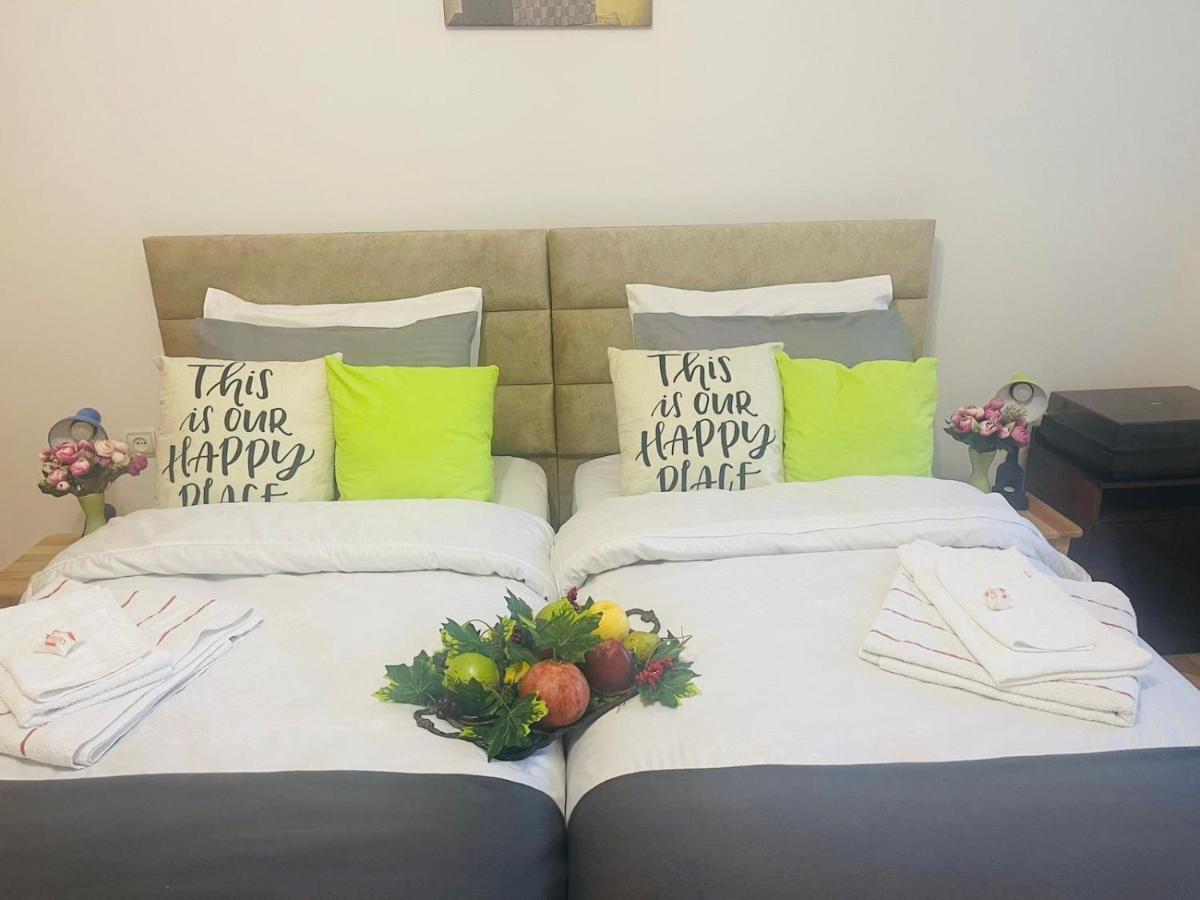 Spacious 2 Bedrooms In The Center Of Ereván Exterior foto
